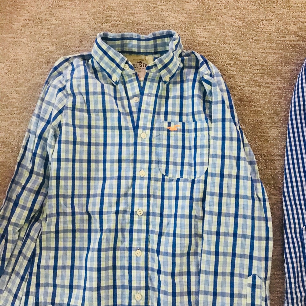 Guys Hollister Button Down Shirts (2) Lot - Picture 2 of 3